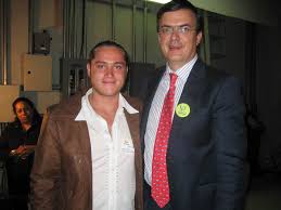 File:Marcelo Luis Ebrard Casaubón y Fotografo Armando Olivo.jpg