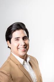 LIC. RENATO MATEO AMAYA ÁLVAREZ. UN JOVEN AMBIENTALISTA, EMPRESARIO. CON  UNA MISIÓN Y VISIÓN DIFERENTE DEL EMPRESARIO TRADICIONAL. Tuve la  oportunidad de entrevistarlo para la publicación de líderes Guerrerenses.  Precisamente por su