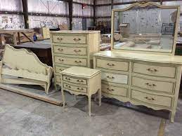 The provincial furniture styles of the french countryside mirrored those of the louis xv and louis xvi royal court in versailles, albeit with more restraint. Six Piece Vintage Drexel French Provincial Bedroom Set French Provincial Bedroom Furniture Vintage Bedroom Sets French Provincial Bedroom
