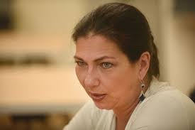 Janette Becerra's Instagram, Twitter & Facebook