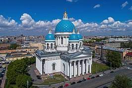 The city is situated on the neva river. Drievuldigheidskathedraal Sint Petersburg Wikipedia