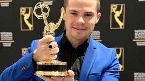 Willy Martin galardonado en los Suncoast Emmy 2023 por “Mi Dulce Historia” 