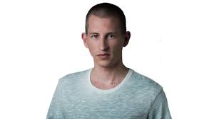 Hard techno / acid techno. Nico Zenker Jannik Scharmweber Spielte Aktive Rollen Personen Lindenstrasse Das Erste