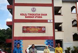 Tni memiliki struktur tingkatan pangkat dari pangkat yang tertinggi yaitu perwira sampai pangkat yang paling rendah yaitu tamtama. Archives Kolej Tingkatan 6 Bandar Utama