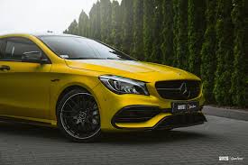 Kilka Dni Temu Pokazalismy Wam Mercedesa E 43 Amg Pokrytego Niebieska Satynowa Folia Dzisiaj Mamy Dla Was Mniejszego Kuzyna C In 2020 Mercedes Benz Yellow Car Benz
