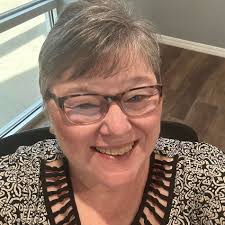 Looking for a local someone that could make an artist's smock for a budding  artist (8 year old!) as a Christmas gift. 😊