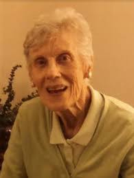 Betsy Hewitt's Instagram, Twitter & Facebook