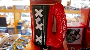 The flag of amsterdam is the official flag for amsterdam, the capital city of the netherlands. Gerb I Flag Amsterdama Opisanie I Znachenie Obedinennaya Evropa