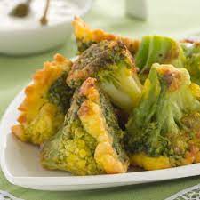 Tambahkan bawang putih dan brokoli, aduk rata. Brokoli Goreng Tepung Crispy Indofood Solutions