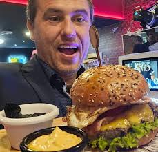 Charlie's Burger & Bar‎