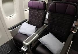 It is a definite upgrade compared to economy which gives passengers a. Premium Plus Das Bietet Die Premium Economy Von United Airlines Travel Dealz De