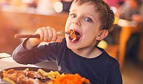 Перевод слова eat, американское и британское произношение, транскрипция, словосочетания, однокоренные слова, примеры использования. Eat Fit Aus Curitiba Speisekarte