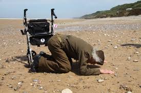 Unbroken by laura hillenbrand chapter summaries, themes, characters, analysis, and quotes! Book Review Unbroken By Laura Hillenbrand Norbert Haupt