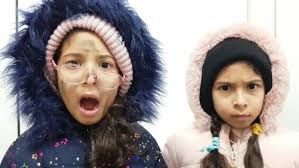 Ablası erkek kardeşinin boşalmasında yardım ediyor: 761 video Yandex'te  bulundu