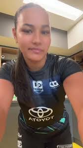 Ebony Arrington's Instagram, Twitter & Facebook