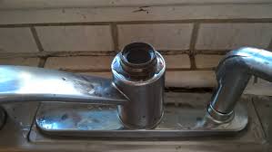 delta kitchen faucet spigot