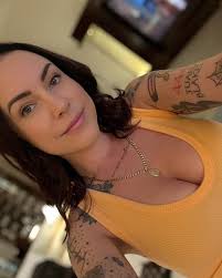 _hxlouise • Threads, Say more