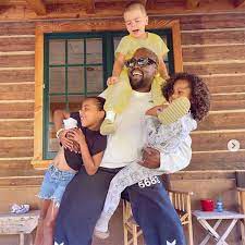 Free kid cudi x kanye west x juice wrld type beat visions. Pics From Kim Kardashian S Colorado Getaway With Kanye West Kids E Online Deutschland