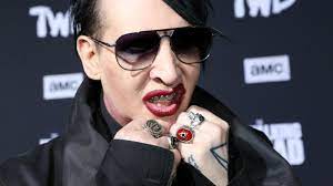 Песня marilyn manson в саундтреке к dark nights: Marilyn Manson Neue Vorwurfe Schock Rocker Soll Auch Fans Missbraucht Haben