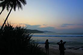 Pantai sawarna ialah kompleks wisata alam yang mempunyai berbagai macam spot alami yang unik dan fenomenal. Pantai Sawarna Htm Rute Foto Dan Hal Menarik