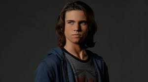 Tanner buchanan reflects on robby keene's journey in 'cobra kai' season 3 | entertainment weekly. Tanner Buchanan Alter Geburtstag Hohe Net Worth Familie Gehalt