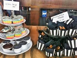 Padang golf pangkalan jati berlokasi di daerah komplek tni angkatan laut pangkalan jati yang beralamat di jln. Pre Event The Ipoh Depressed Cake Shop 2014 From Emily To You