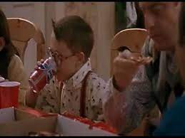 Home alone before and after 2018 the movie home alone then. Kevin Allein Zu Haus Fuller Trinkt Cola Youtube