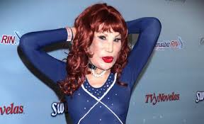 Lyn may debutó en el cine de ficheras con un desnudo, y desde entonces la actriz y bailarina no ha tenido tapujos en mostrar su torneado cuerpo al natural… ¡ve estas escenas! Lyn May Responde A Quienes Se Burlaron De Ella Por Aparecer Con El Cuerpo De San Juan Diego La Opinion