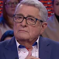 La suite de sa carrière, si elle prend une allure plus sage, est surtout marquée par les anniversaires. Michel Louvain Fond En Larmes A La Television Nouvelles Monde De Stars