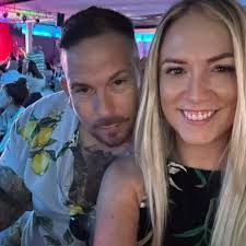 📻 Nigel Pierce is BACK—and his first show takes a wild turn! Caller Luke  joins during the Pass the Dutch game and has everyone, including Nigel, in  stitches 🤯😂 You have to