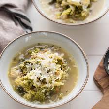 Detox Gemusesuppe Rezept Zum Entgiften Und Geniessen Elle Republic Gemusesuppe Rezept Wirsing Suppe Grunkern Rezepte