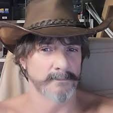 Are there any live feeds of the travels between tracks?