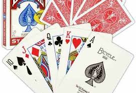 Las cartas tienen los valores, en orden de menor a mayor, 2, 3, 4, 5, 6, 7, 8, 9, 10, j, q, k y a, y hay cuatro palos: Cuantas Cartas Tiene Una Baraja De Poker