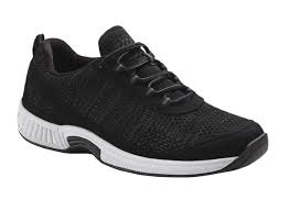 Best walking shoes to buy for flat feet and overpronation: Best Walking Shoes For Flat Feet Of 2021 Orthofeet