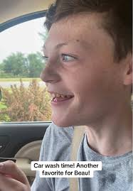 Diversão no Wash Bar com Beau e Amigos