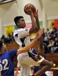 Esperanza turns back El Toro's challenge