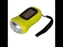Il suffit de tourner la manivelle de cette lampe pour recharger sa batterie et assurer un éclairage d'appoint à tout moment. Lampe De Poche Dynamo Manivelle Solaire Principe Fonctionnement Youtube