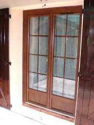 Decouvrez La Porte Fenetre Aspect Bois En Pvc Avec Soubassement Et Croisillons Fenetre Pvc Imitation Bois Fenetre Pvc Fenetre En Bois Porte Fenetre Pvc