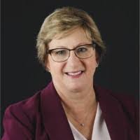 Laurie Spear's Instagram, Twitter & Facebook