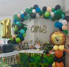 1st Birthday Balloon Decoration Ideas For Boy Jungle Safari Party Abstract Organic Balloon Garland With Lion Link Balloon Lion Bir Lion Birthday Party First Birthday Decorations Boy Animal Birthday Party