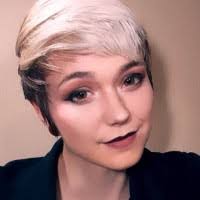 Allison Munden's Instagram, Twitter & Facebook