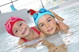 Unsere tochter ist jetzt fast 3 jahre.wir gehen mit ihr nicht regelmaessig, aber wir gehen mit ihr ins schwimmbad.kann ich mit 4 jahren beginnen? Ab Wann Soll Man Schwimmen Lernen Und Warum Ist Es Wichtig Ostsee4young