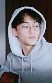 Book 2 •chemistry of love• ❝karena kita belum sepenuhnya berakhir.❞ 16++ [mark lee x oc semi baku. So Pretty I M Dead Mark Lee Selebritas Fotografi Teman