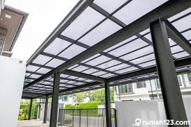 Namun anda dapat menerapkan atap fiberglass pada ruangan rumah lainnya sehingga terlihat lebih terang. Serba Serbi Atap Transparan Jenis Jenis Plus Minus Hingga Harga Terbaru Rumah123 Com
