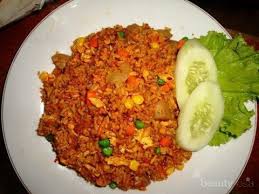 Setelah itu, masukkan bawang putih yang sudah dicincang tadi. 3 Resep Nasi Goreng Spesial Praktis Untuk Sarapan