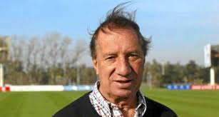Amerikan bilardo, beş delikli bir masa ve numaralandırılmış toplarla ve ıstakayla oynanan bir spordur. Argentina S 86 World Cup Coach Bilardo Does Not Have Covid Brother Stad Al Doha