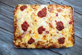 Deep Dish Detroit Style Pizza Buddy S Copycat Recipe Recipe Classic Cheese Pizza Pizza Recipes Detroit Style Pizza Recipe