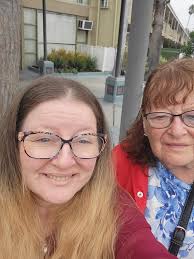 Eileen Chmielewski's Instagram, Twitter & Facebook