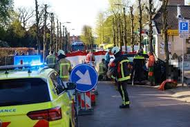 Zij komen ook uit borger. Ernstig Ongeval In Borger Auto Botst Op Hoofdstraat Tegen Woning 85 Jarige Bestuurder En 81 Jarige Vrouw Gewond Update Kanaalstreek