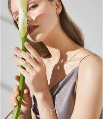 Little Forest Collier ras du cou en moissanite, pendentif en diamant  synthétique de laboratoire de couleur D-E, chaîne réglable en argent  sterling 925 ...